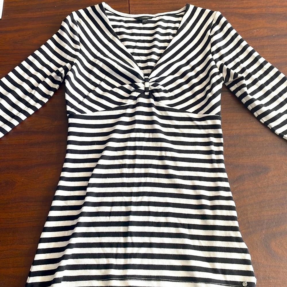 Guess medium weight full length blouse/sweater/tunic